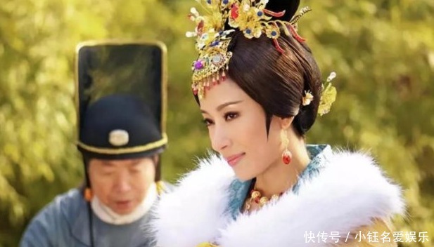 龙种|她14岁当上皇后,21岁怀上龙种,皇帝却一脚踢死母子俩