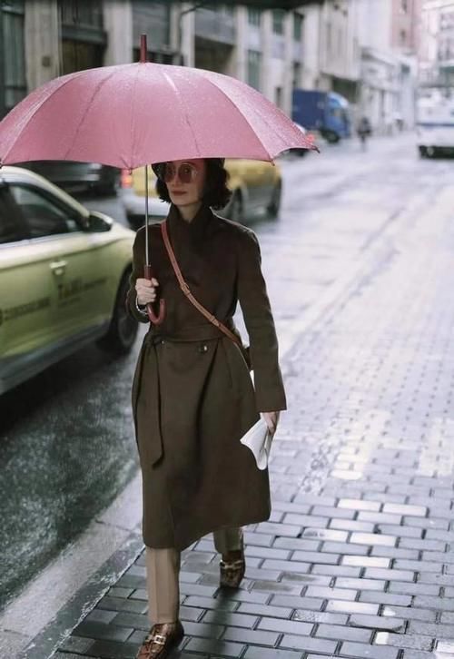 女人48岁以后，最好别穿这5种颜色，邋遢掉档次不说，还显老