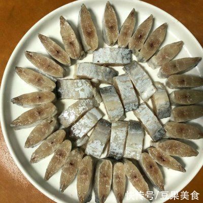 有了这盘年夜饭版蒜蓉豆豉蒸带鱼，米饭都要多煮几碗