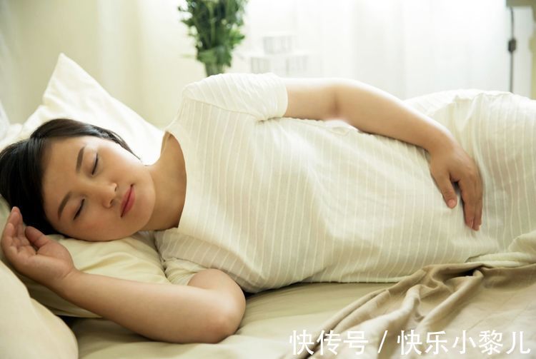 孕妈|孕妈感受到两种症状,不必慌张跑医院,其实是胎儿健康发育的信号