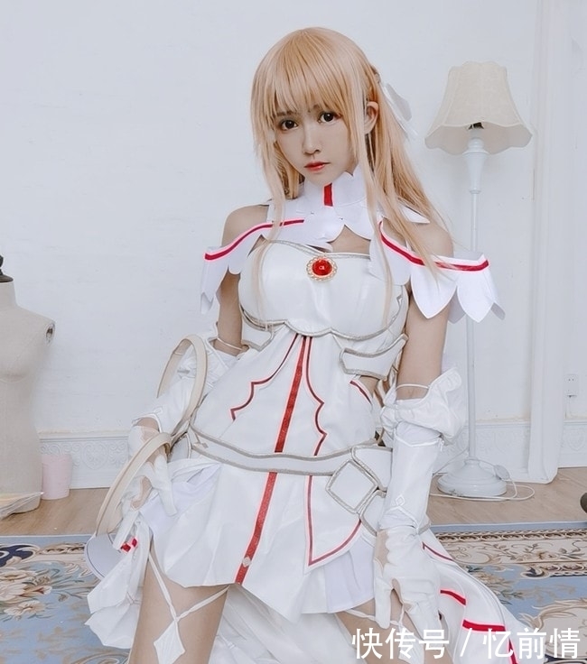 亚丝娜|亚丝娜创世神cosplay！你愿意做我的桐人吗！CN：鳗鱼霏儿