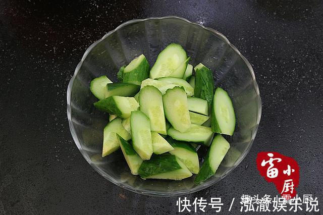 饭店偷学来的拌黄瓜技巧果然不一样,竟这么好吃,原来要加这个!