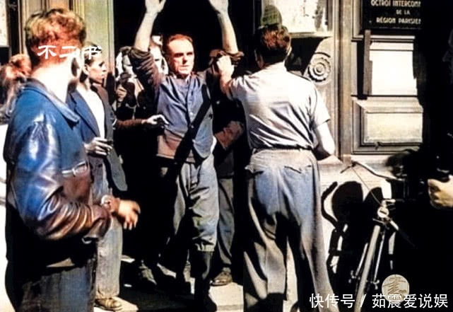 德军士兵|上色老照片:纳粹德国败亡之时,德军高举双手投降,眼神满是恐慌