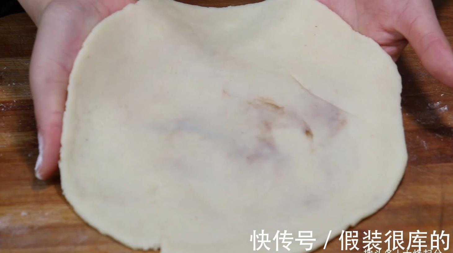 生坯|面粉倒入开水锅里，瞬间变美味，解决全家人早餐，吃完还想吃