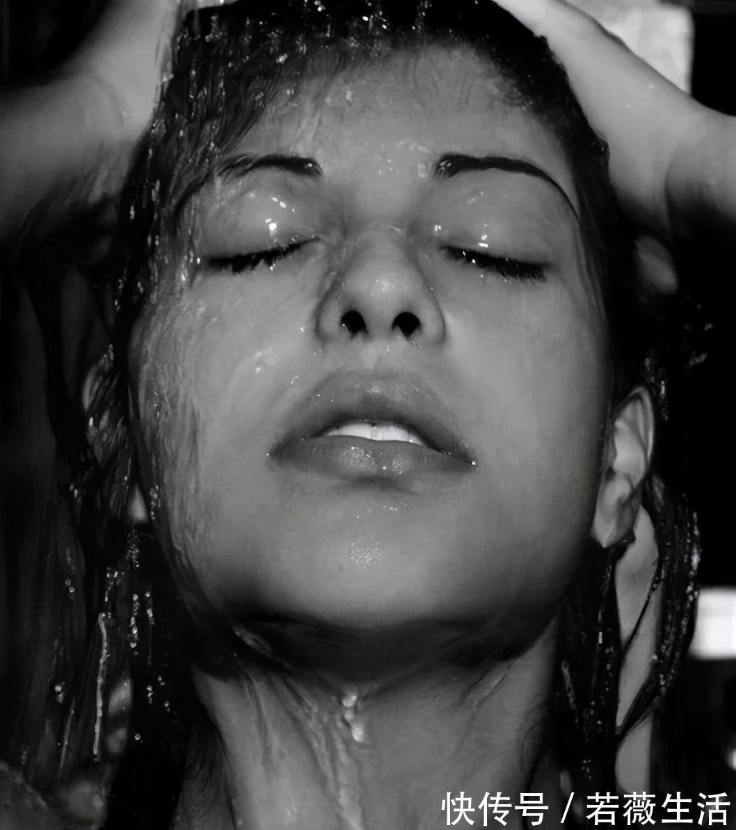 油画酱|这5个人把素描画到了极致,单色画面也能这么酷