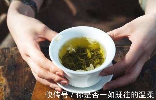 排毒|蒲公英泡水喝好处多,排毒清肠,但也有食用禁忌,不妨了解一下