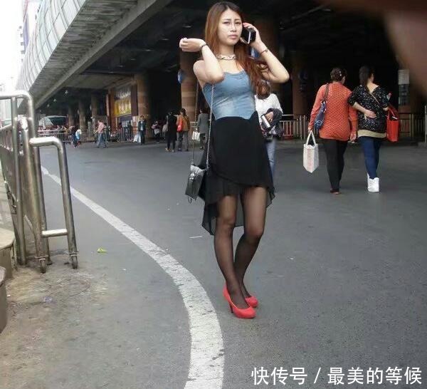 姑娘肯定是冻感冒了，这么大怪味都闻不出来