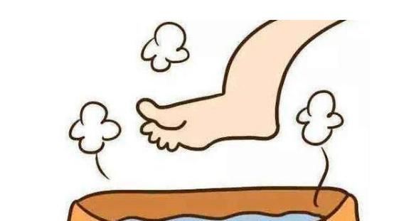 艾叶水|睡前用艾叶水泡脚,坚持三天一次,一段时间后,三个问题悄悄改善