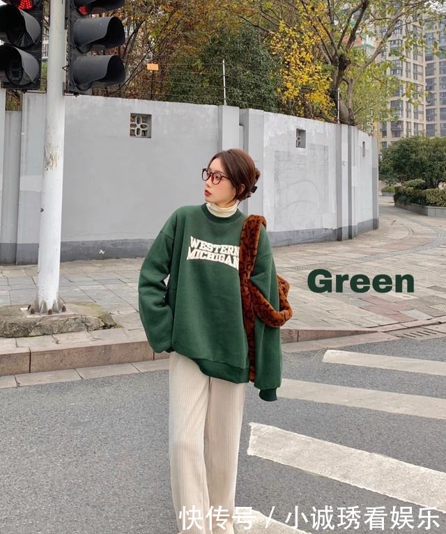 沉闷|拒绝沉闷老气,冬天的衣服就是要五颜六色,照着穿减龄显气质