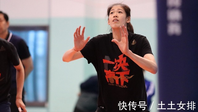 杨艺|天津女排队长面临退役!李盈莹有机会接棒吗,她能给球队带来什么