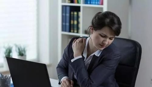 坏习惯|加速女人衰老的5个坏习惯，多数女人每天都在做，难怪老得特别快