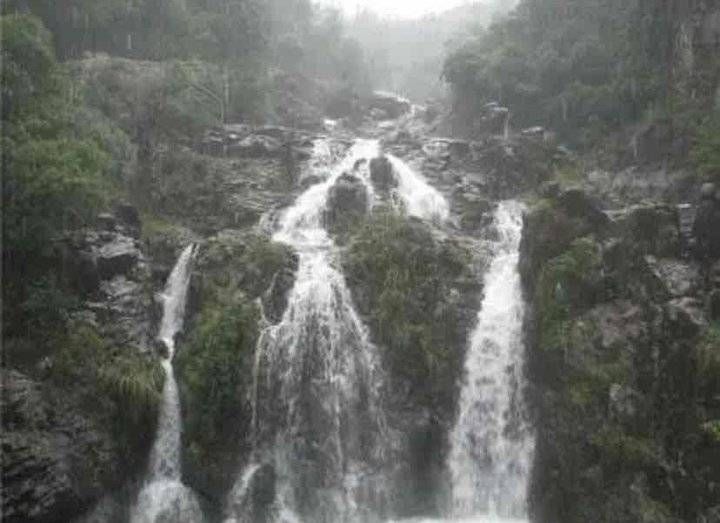 青未#青未了｜苍龙峡的水石