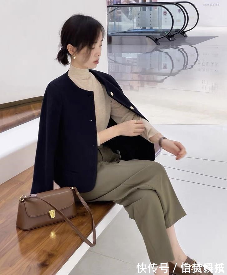 part 40岁女人多穿“纯色上衣”,记住这3个搭配思路,气质远胜同龄人