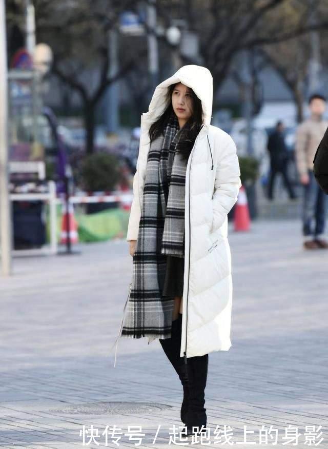 秋冬怎么不露腿也好看打破偏见，学学东北人养生时髦穿搭法