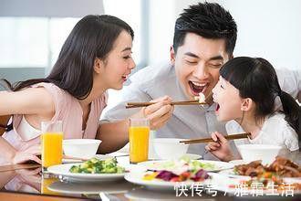 中国健康促进与教育协会|有几类“催熟食物”,一步步把孩子推向性早熟,父母少让娃吃