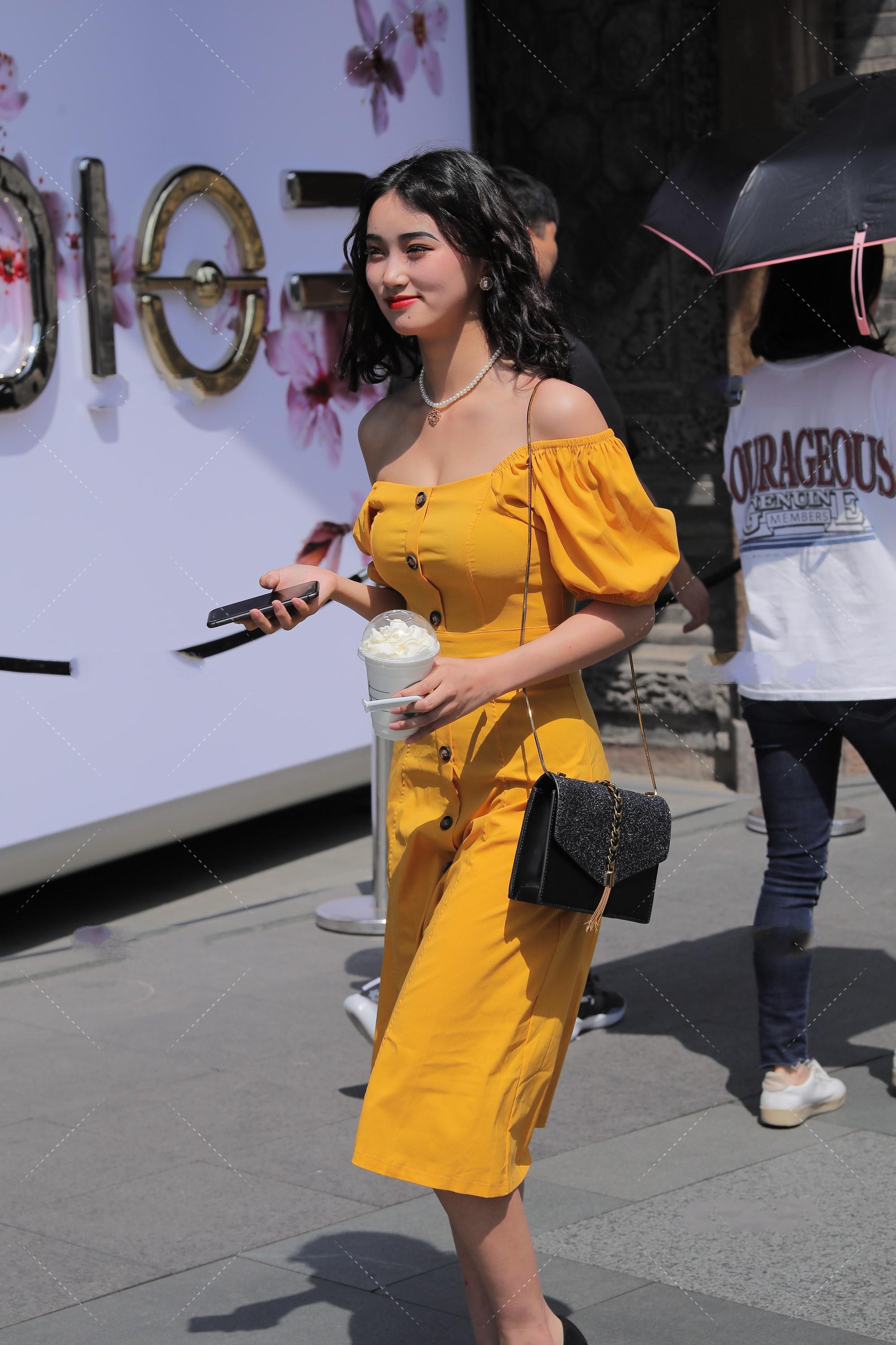 可爱|浅色一字肩连衣裙, 俏皮可爱又不失高雅, 难怪这么多女孩喜欢