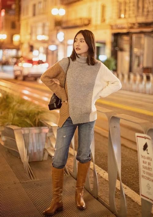 毛衣下面别穿阔腿裤,今年“毛衣+直筒裤”正流行,小个子也适合