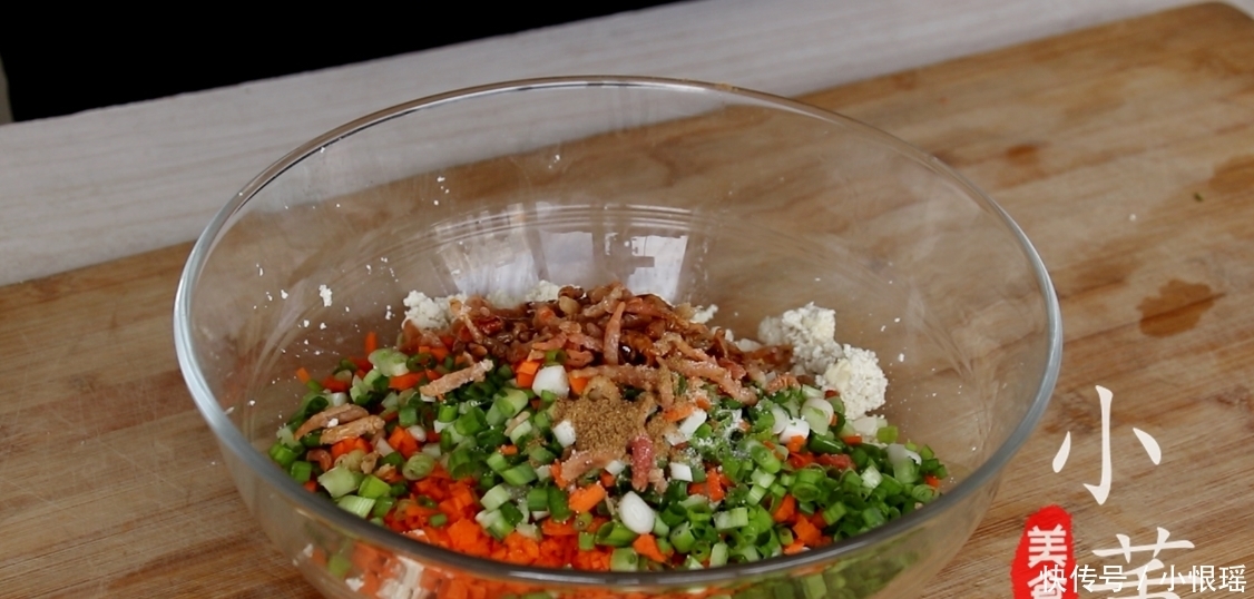 豆腐不要炒着吃了,教你懒人新吃法,5分钟做出全家人的早餐