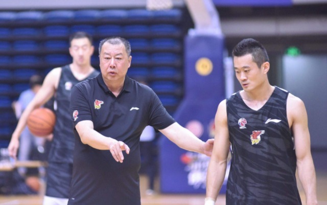 赵大鹏|CBA名帅提出辞职!被青岛男篮拒绝,能否打进季后赛?