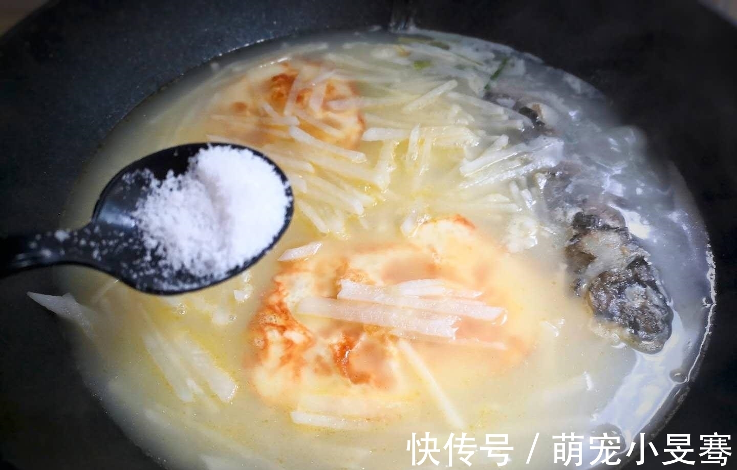 霜降前后多喝此汤,驱寒暖胃特好喝,简单一炖一大锅,全家喜欢!