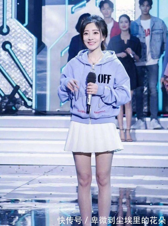 周传雄|冯提莫在节目中给周传雄当评委网友一群青铜在点评一个王者