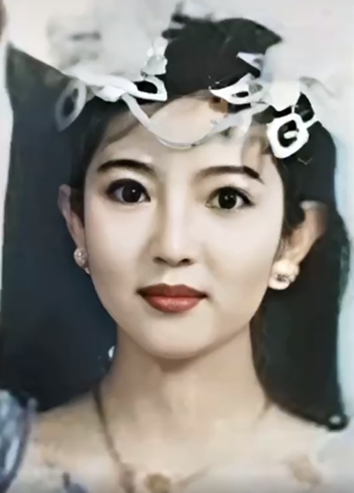 美女与野兽|儿子无意翻出爸妈的结婚照,两人颜值差距大,儿子吐槽爸妈是真爱