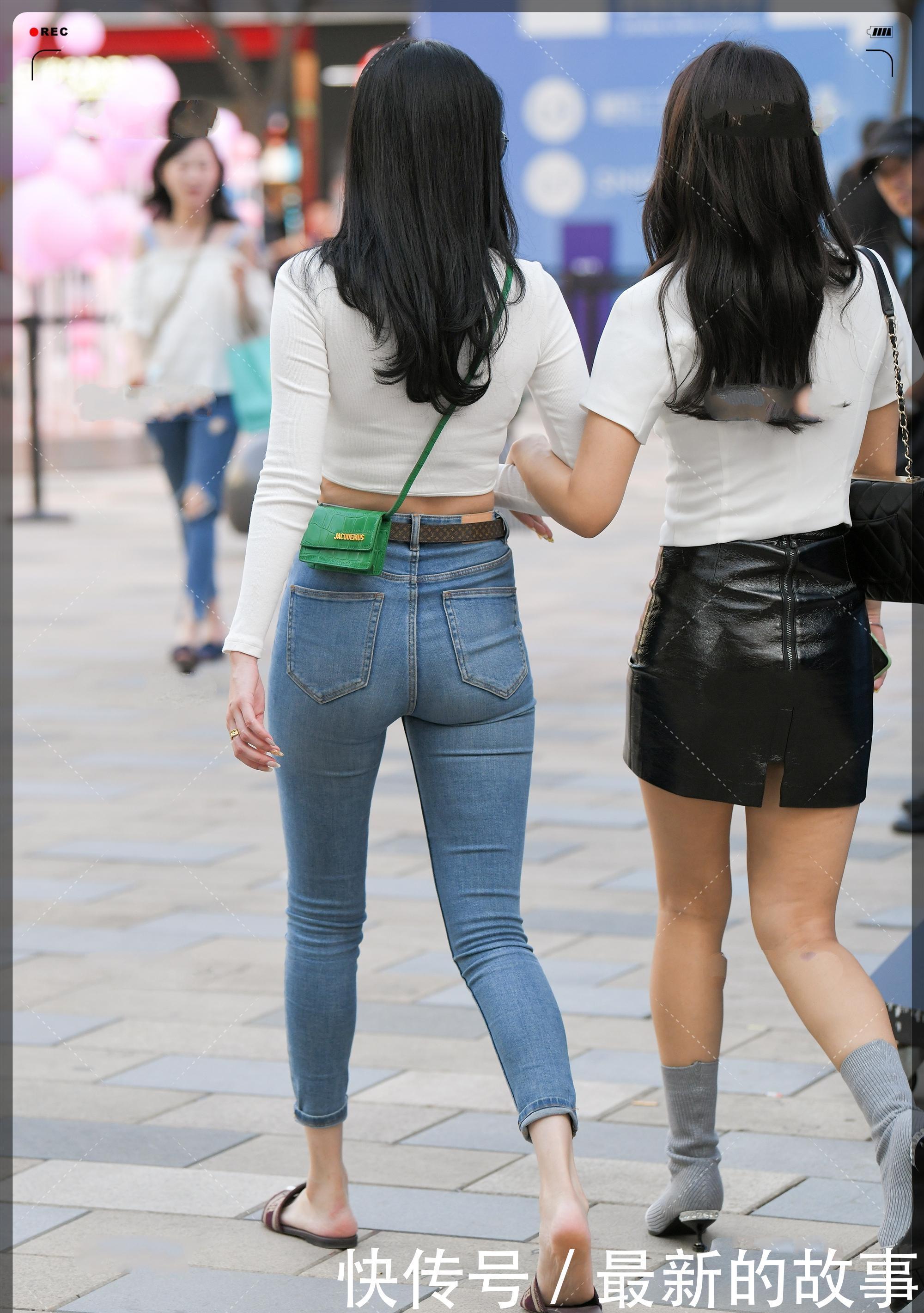 紧身针织衣搭配高腰牛仔裤,霸气十足,气质超群