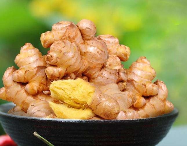 醫(yī)生警告：生姜去皮和不去皮，功效是完全相反，你清楚原因嗎？