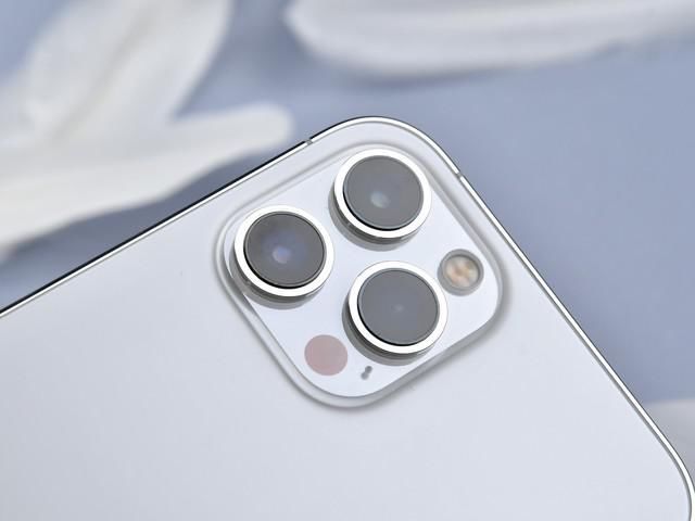 iPhone|选iPhone 12 Pro还是选Max 看完再决定买哪个！