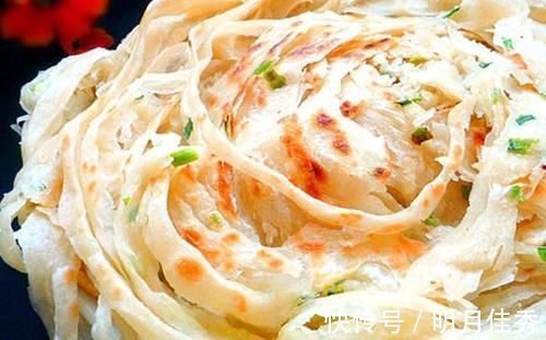 南方人|要想烙饼又香又酥，只放“油”不够，加点“它”，保证好吃又酥脆
