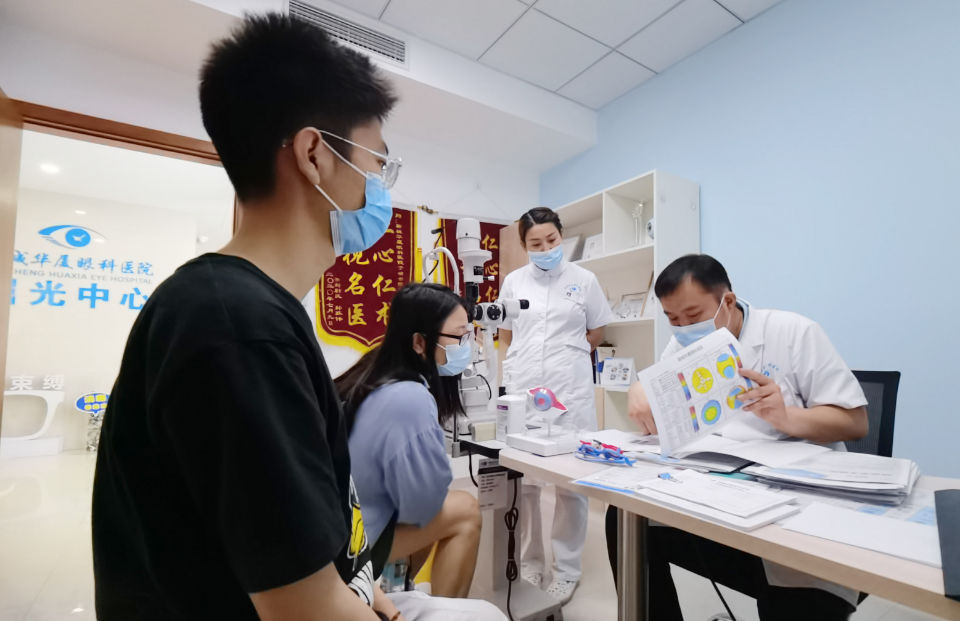 聊城|聊城：高考后准大学生扎堆摘镜，近视矫正手术迎来高峰