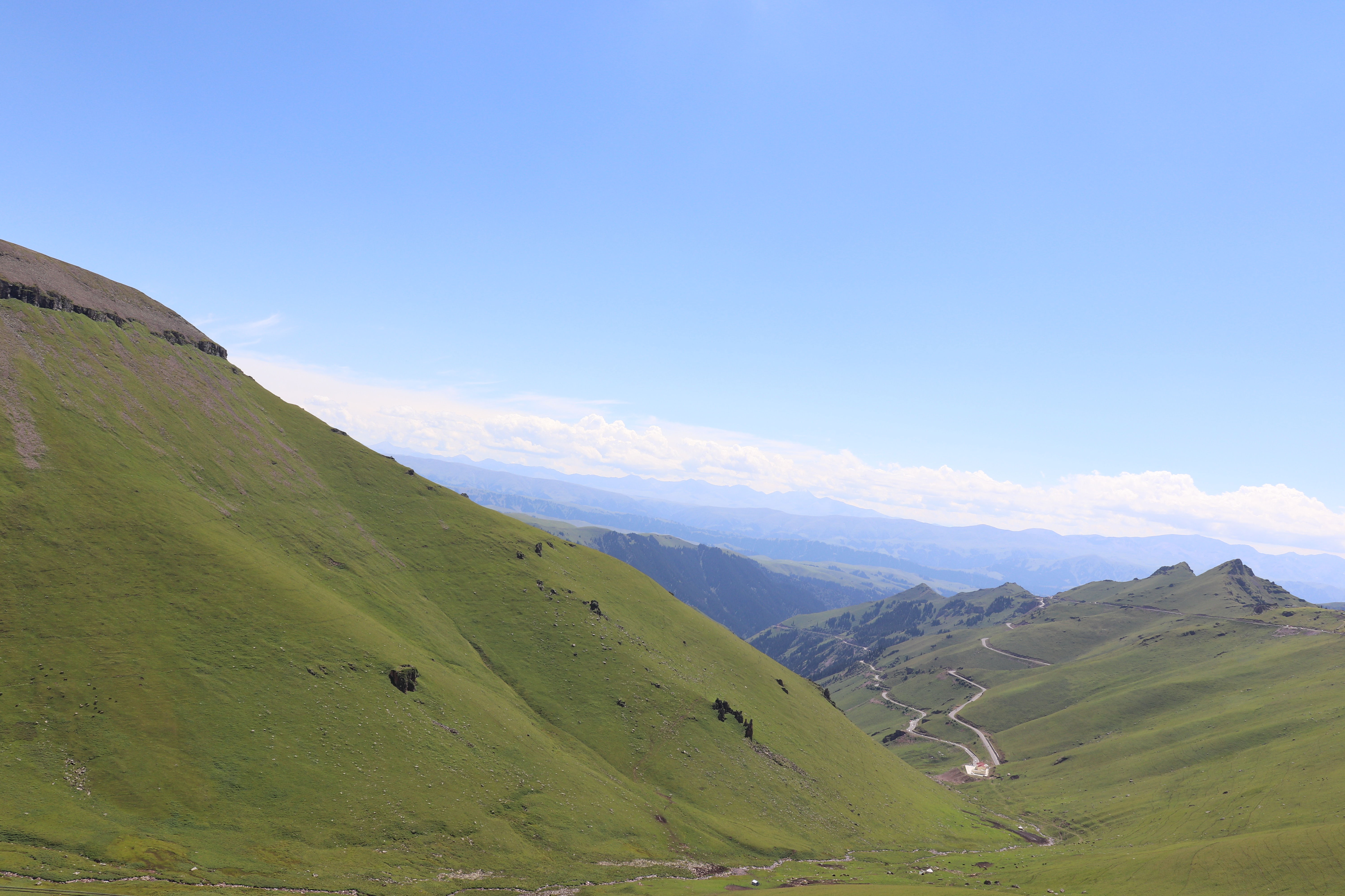 自驾独库公路，饱览天山风情