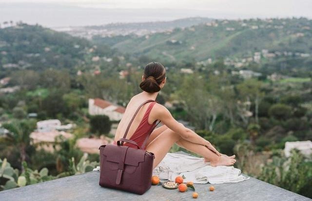 活跃感 明星挚爱百搭手袋 新晋欧美轻奢品牌SENREVE风靡中国!