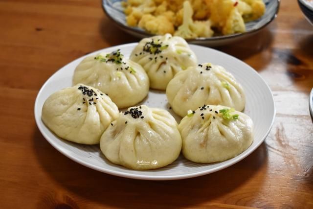 早餐|70后夫妻的早餐，有粥有包子还有菜，只有3样，家常味道吃着舒服