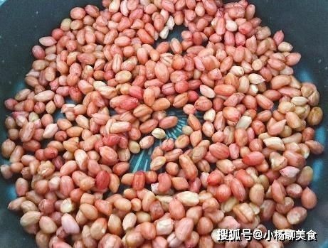 炒花生米时,直接放油是不对的,多加1步,酥香脆,一星期不返潮