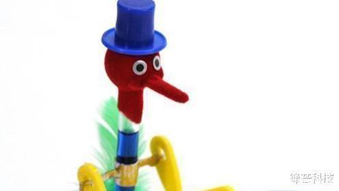 智慧的结晶!中国古人发明的饮水鸟,“让爱因斯坦也吃惊的玩具”