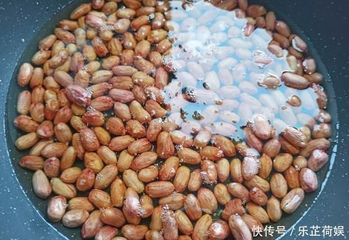 饭店的油炸花生米为啥好吃,记住一步,出锅又香又脆,大厨都再用