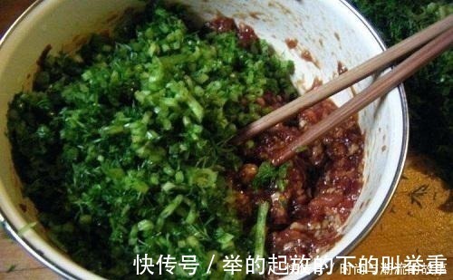 做素菜饺子,别每次都用白菜和韭菜了,放“它”,做出来比肉还香