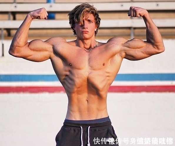 肌肉男|德国肌肉男超低体脂，胸肌上的肌肉块像拉丝的一样