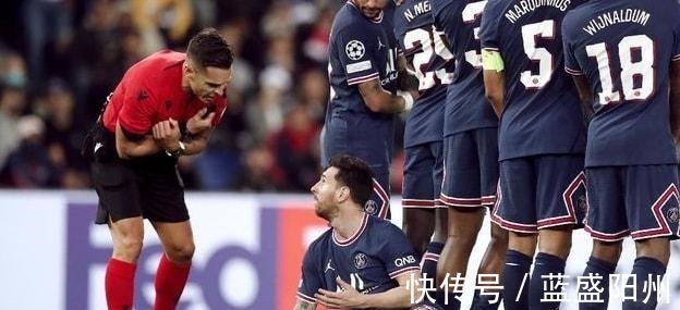 内马尔|破案!梅西卧草是他让的 任意球前怒吼球王名字 裁判还贴心指导!