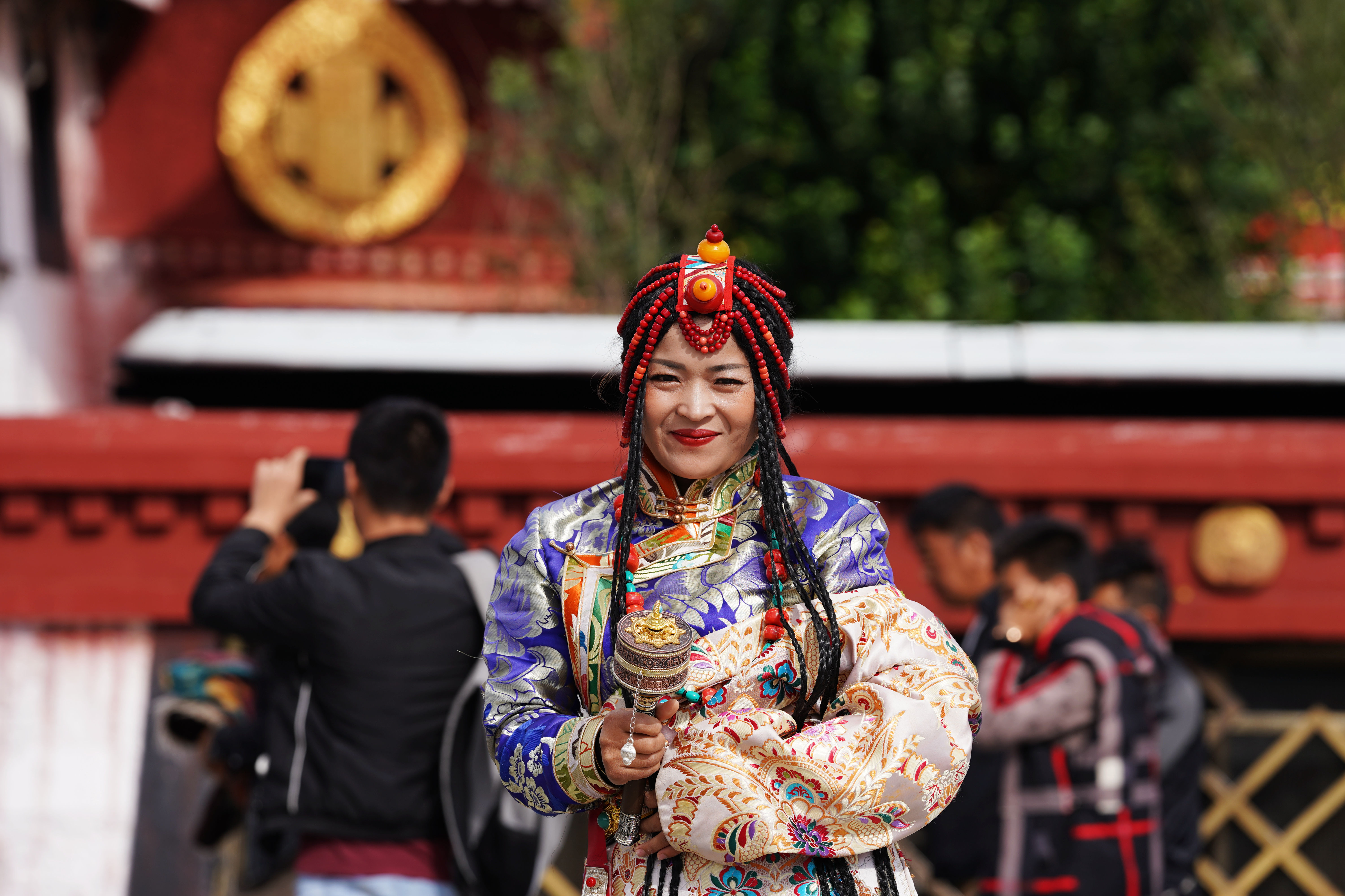 大昭寺|【80天单人单车环藏之旅】观览佛教圣地大昭寺，八廓街猎摄盛装美女