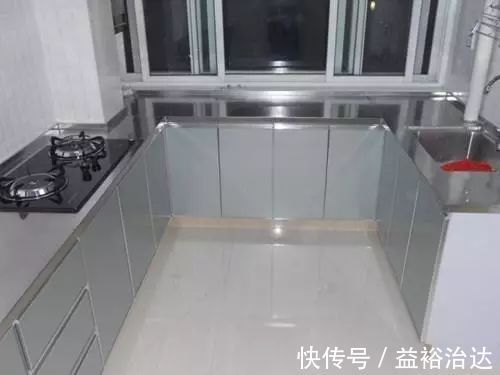 不锈钢|橱柜台面选不锈钢还是石英石?还好我家没错,不然肯定天天烦