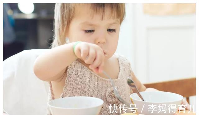 添加|宝宝开始吃辅食后,喂奶量如何变化才合适?家长要根据月龄来判断