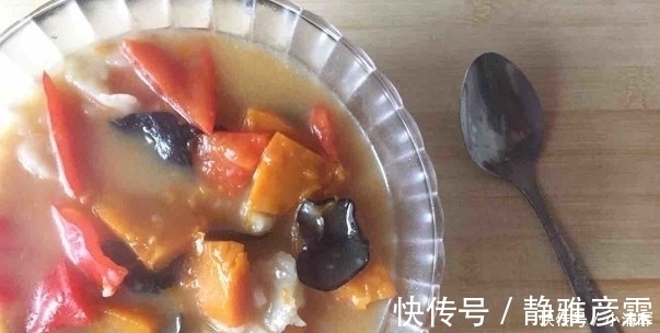 “疙瘩汤”最好吃的做法，加上南瓜面，味道鲜美，好吃到不想停