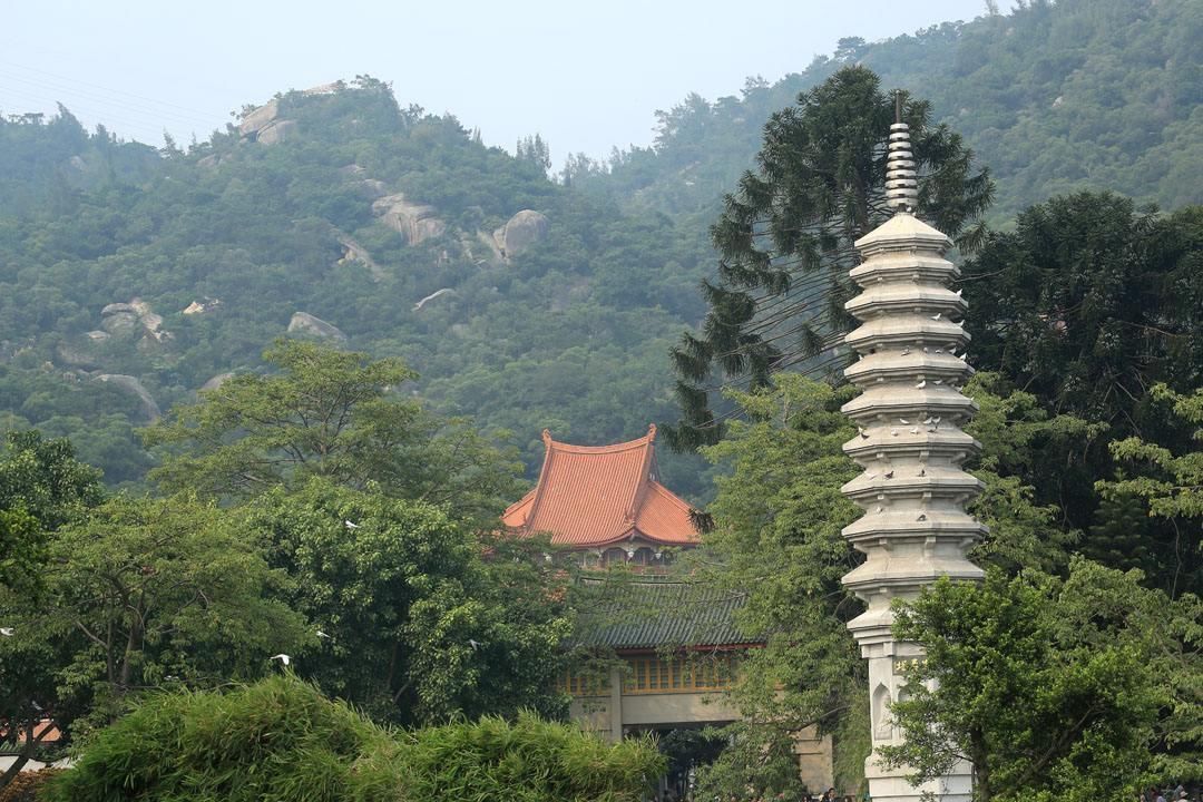 寺庙|这座寺庙是网红景点，却坚持不收门票，还送游客香火