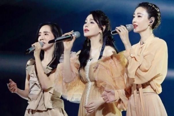 张柏芝王菲世纪同台,浪姐主办方真会搞事情,谢霆锋可尴尬了!