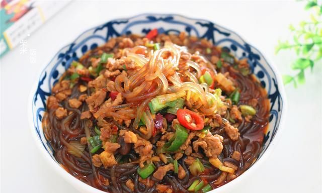 粉条的神仙吃法,滋味鲜香,炖上一碗,好吃的连汤也不剩