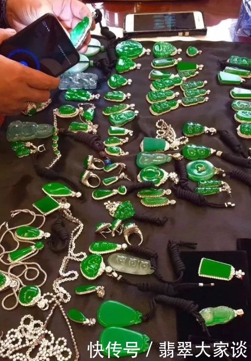 你知道翡翠商是怎么看待翡翠行业的吗?值得一看!