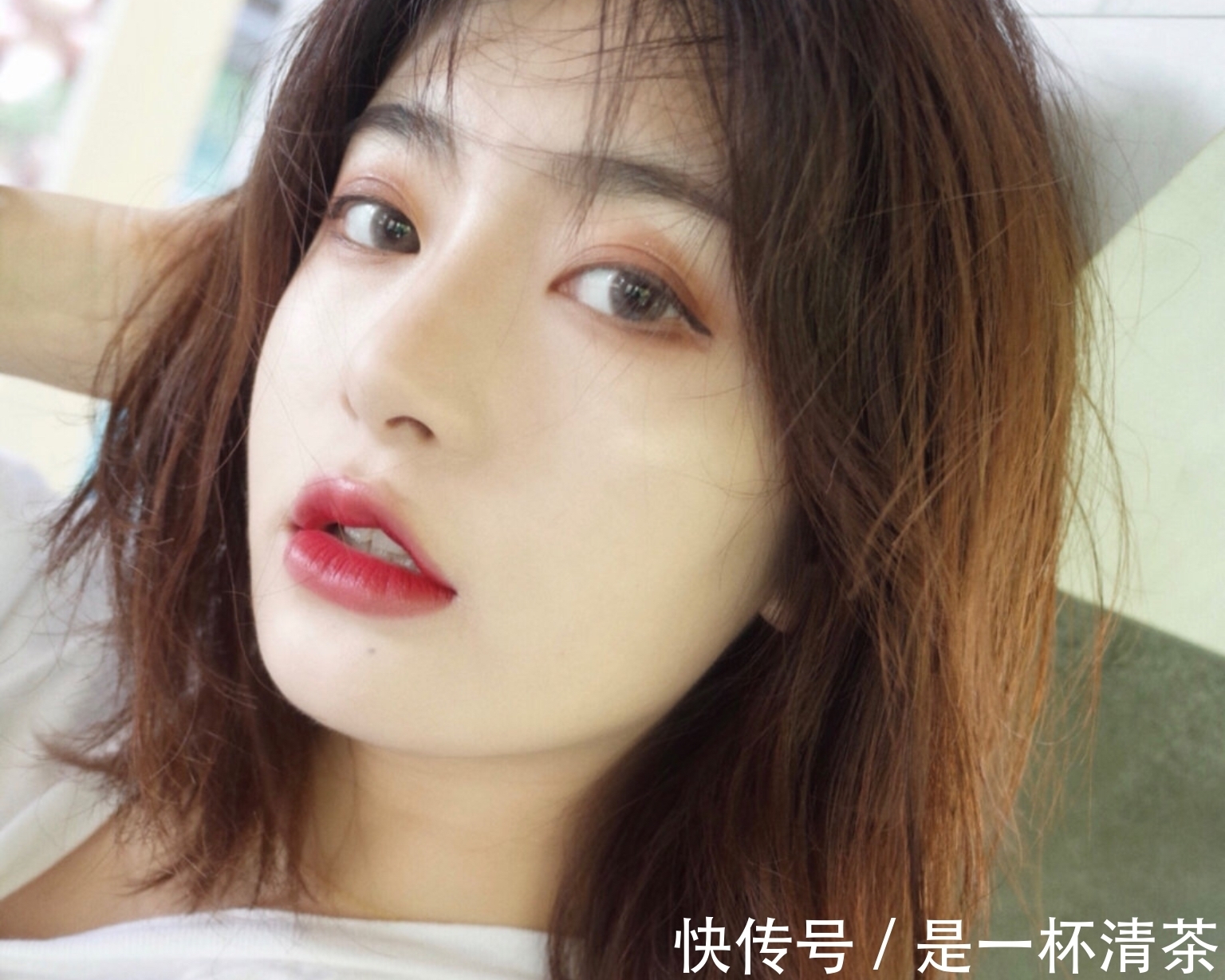 女人|脸上有这四个特征的女人，用护肤品易“烂脸”，中三个以上快停用