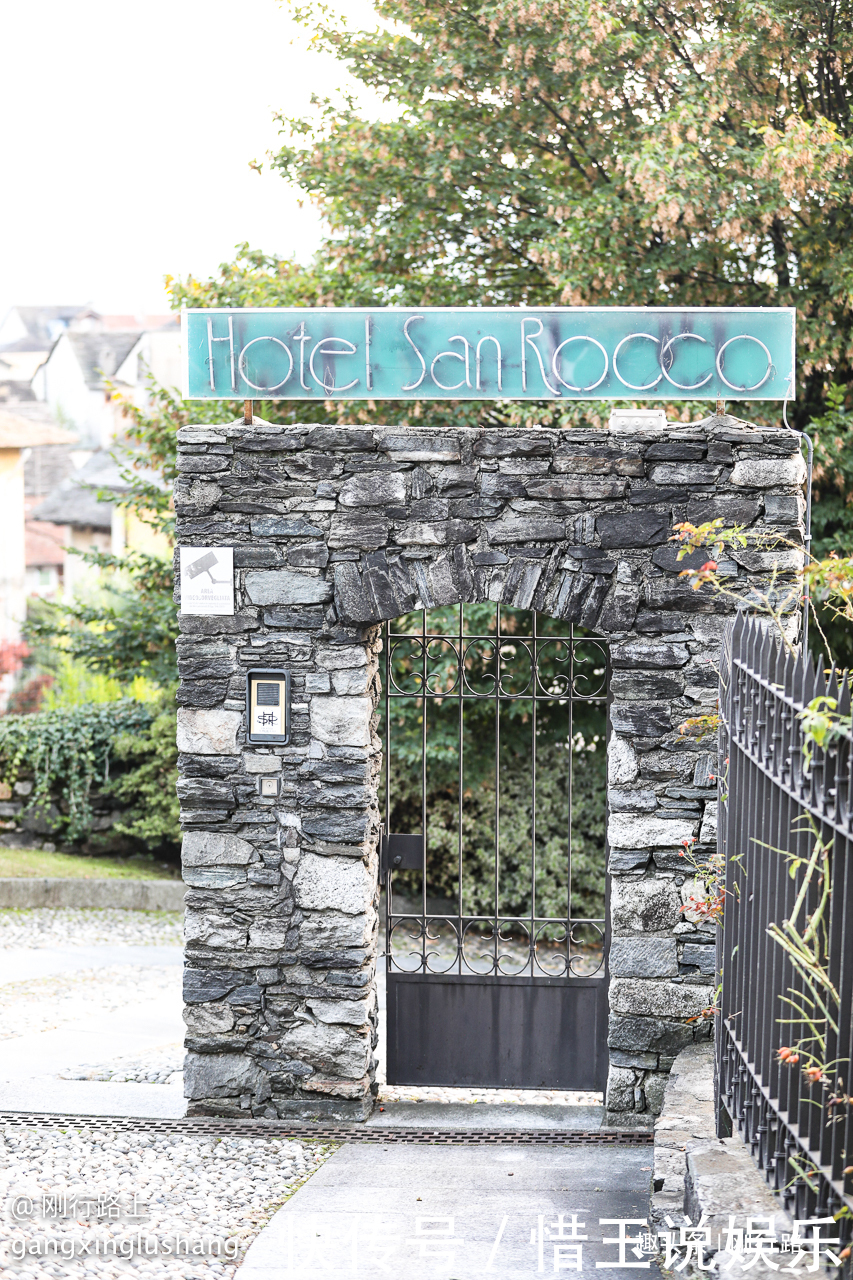 意大利奥尔塔圣朱利奥小镇,时间停滞,回到中世纪寻回真爱之地